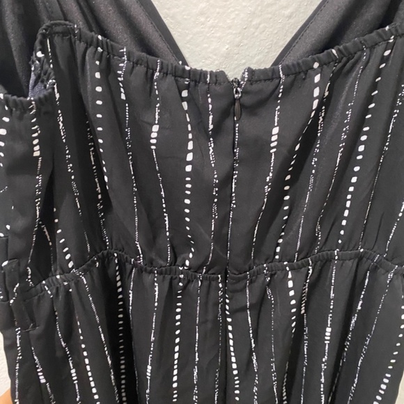 Papaya black with white stripe spaghetti, strapped romper size large - Picture 6 of 8